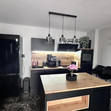 Apartamento луксозен за *